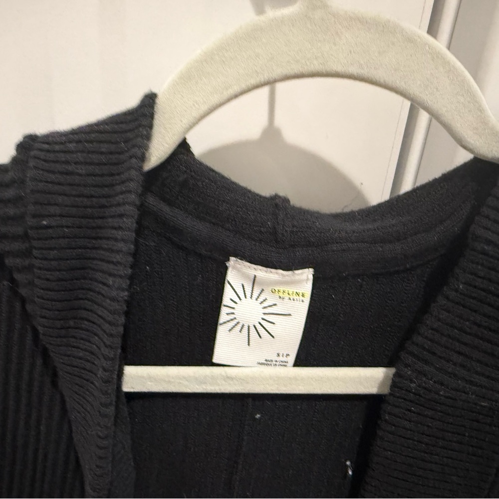 Black Ribbed Pullover - image 2